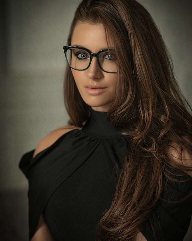 girl, model,hot, studio, portrait, black, light, young studio photo фото превью