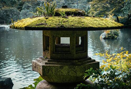 Stone lantern