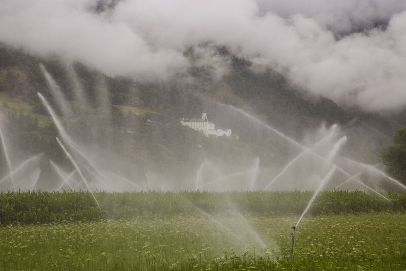 горы пейзаж облака утро осень Утренний полив фото превью