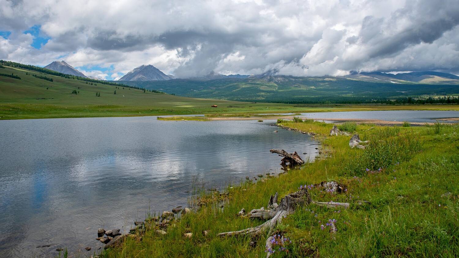 монголия, горы, лето, облака, озеро, горы, река, побережье, Юрий Мальцев