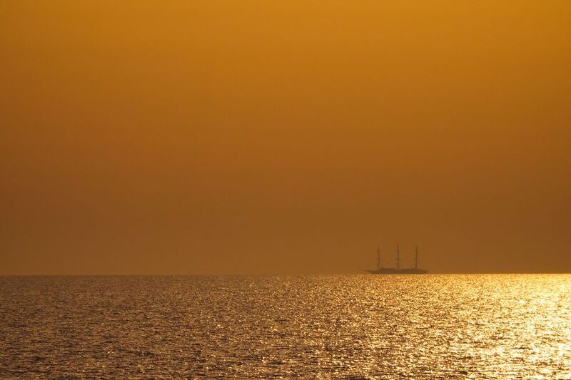 Emerging from golden world фото превью