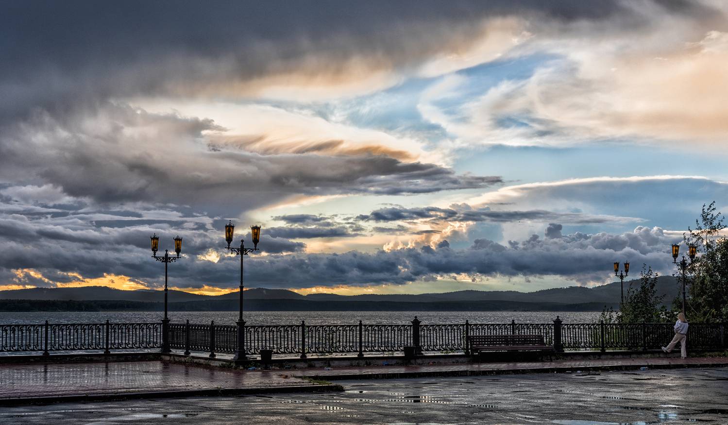 , Ушаков Валерий