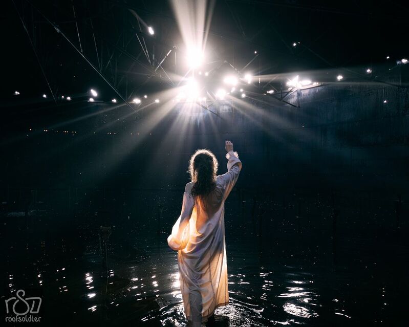 Abandoned, girl, portrait, urban, urbex, urban exploration A planetarium in the heart of the desert фото превью