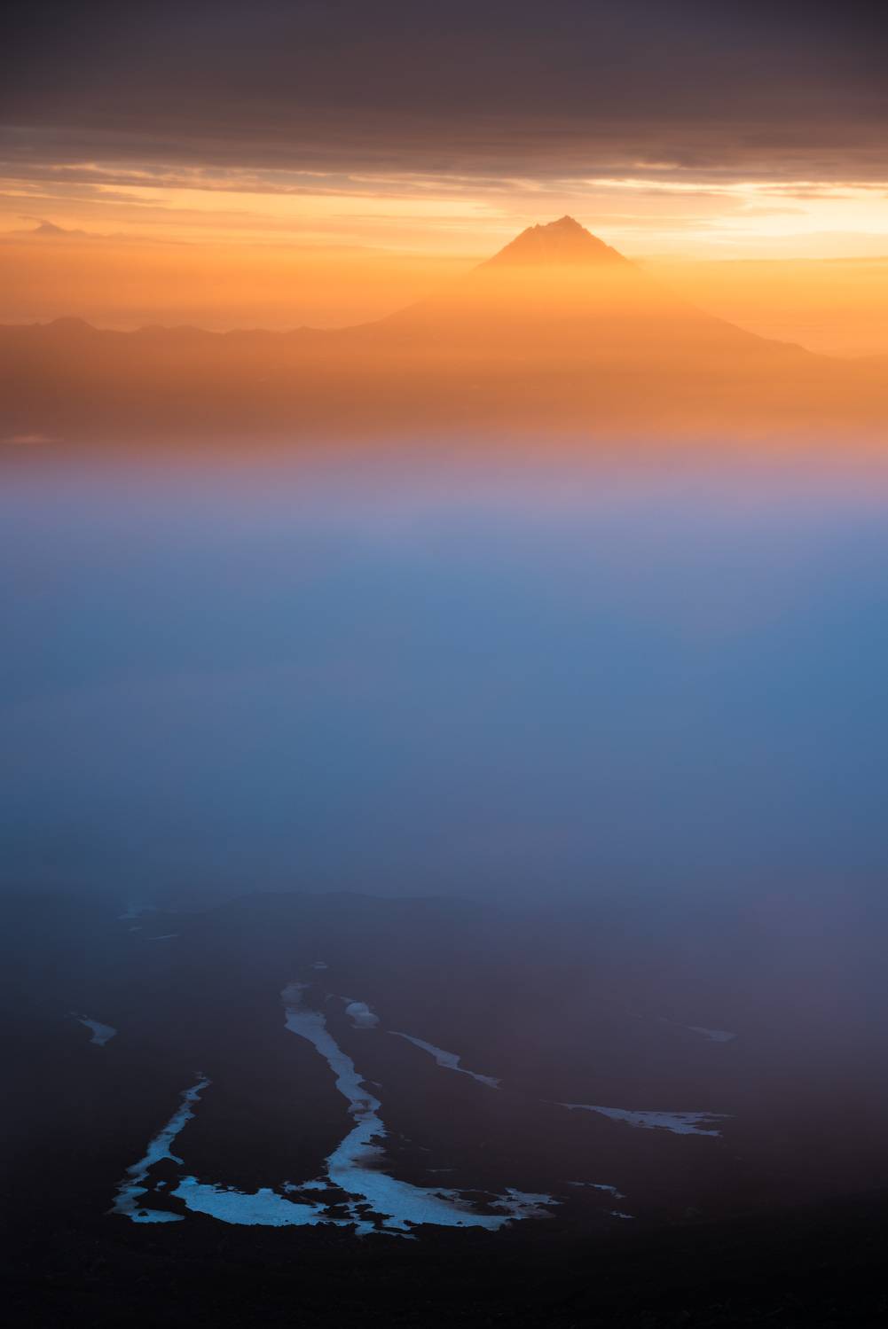 горы, вулкан, камчатка, рассвет, туман, mountains, volcano, kamchatka, sunrise, fog, Дмитрий