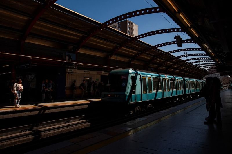 streetphotography, street, fotografía callejera, bastian cifuentes araya, periodista furioso, streetphoto, street photo, street photography, train, metro de santiago, subway SIN TÍTULO фото превью