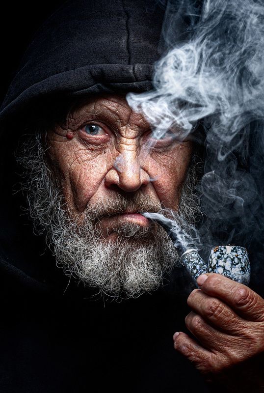 мужчина портрет борода трубка дым Портрет на дуршлаг (читайте описание) фото превью