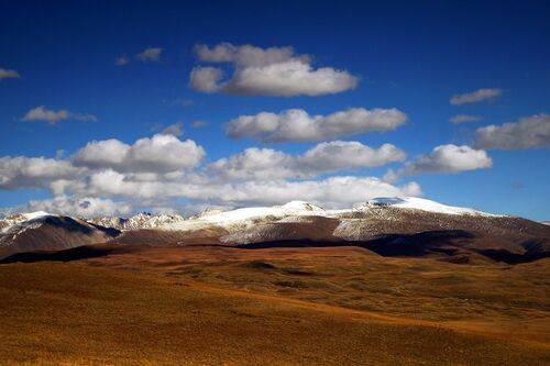 Плыли по небу тучки...