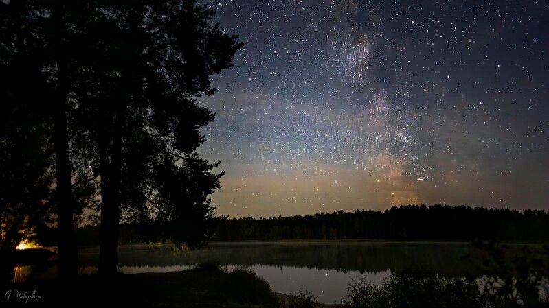 Огонек в ночи фото превью