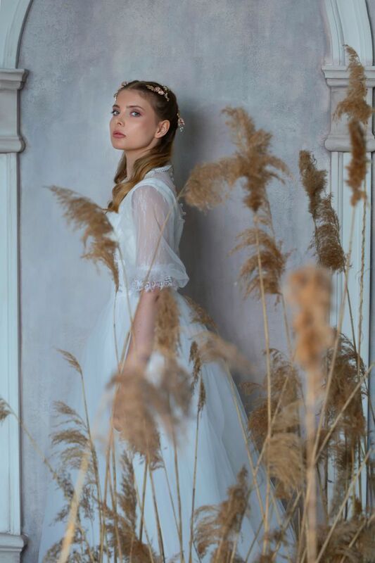 Девушка, камыши, студия, платье невесты Юля в образе фото превью