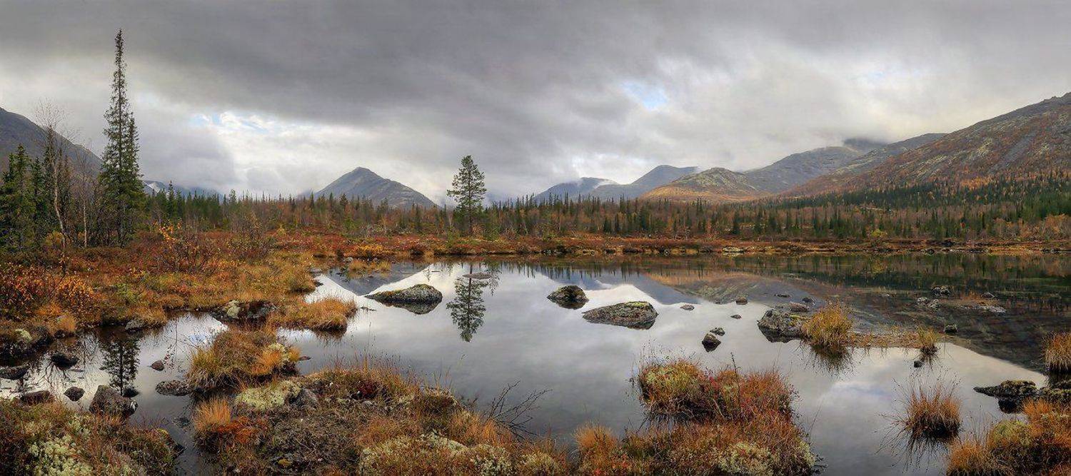 Заполярье, Кольский полуостров, Мурманская область, Хибины, горы,Полигональное озеро, панорама, осень, Александр Бархатов