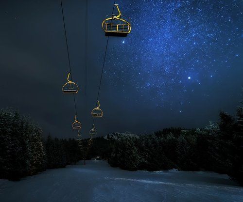 Ночь на горнолыжной базе