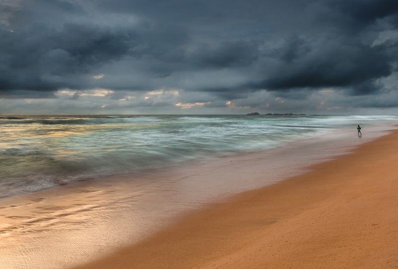 шторм, океан, облака, Шри-Ланка,  Шторм и песчинка фото превью