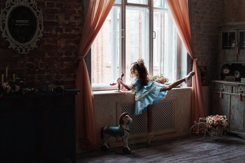 детский фотограф, семейный фотограф, Влада Былич, фотограф Влада Былич,балерина, балет, кукла, игра Маленькая балерина фото превью