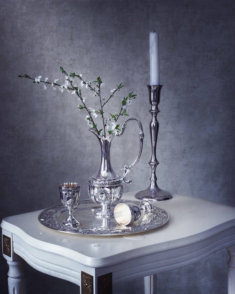 натюрморт, весна, цветущая ветка, свеча, поднос, бокалы, вино, кувшин, Ирина Приходько