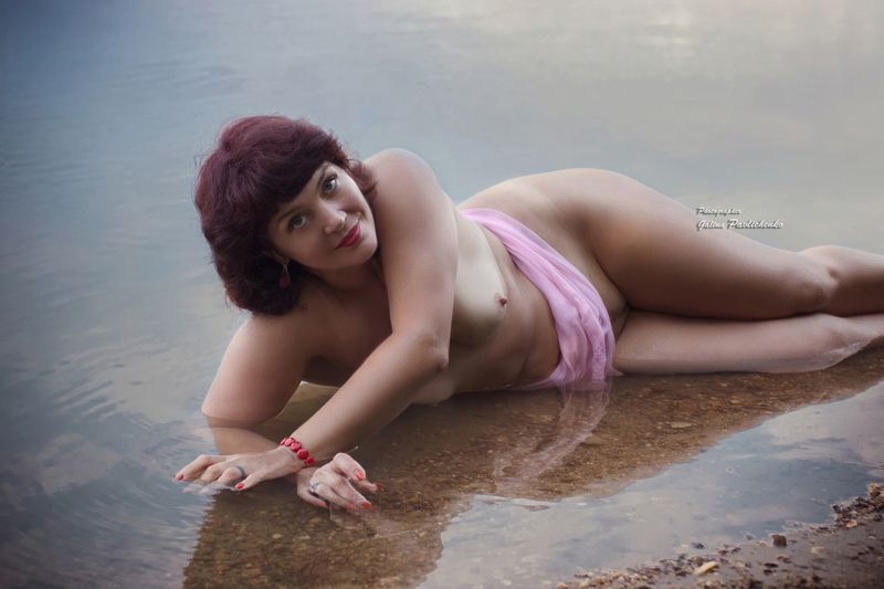 вода, женщина, немолодая женщина, ню, обнажённое тело, река, эротика В водах Кубани фото превью