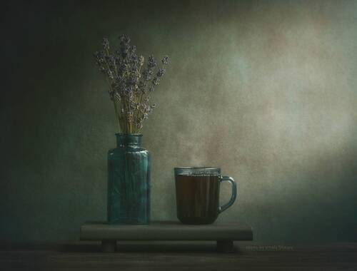 Оттенки цвета.. Цветы и чашка чая..