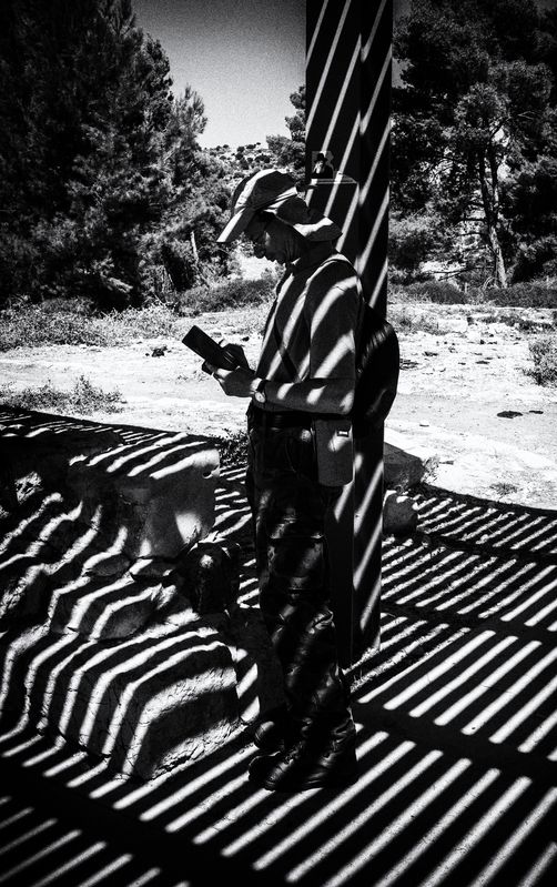 Портрет в полутенях фото превью