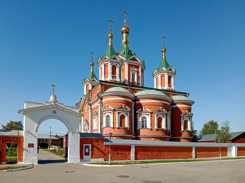 коломна, успенский брусенский монастырь, крестовоздвиженский собор успенского брусенского монастыря Коломна. Крестовоздвиженский собор Успенского Брусенского монастыря. фото превью
