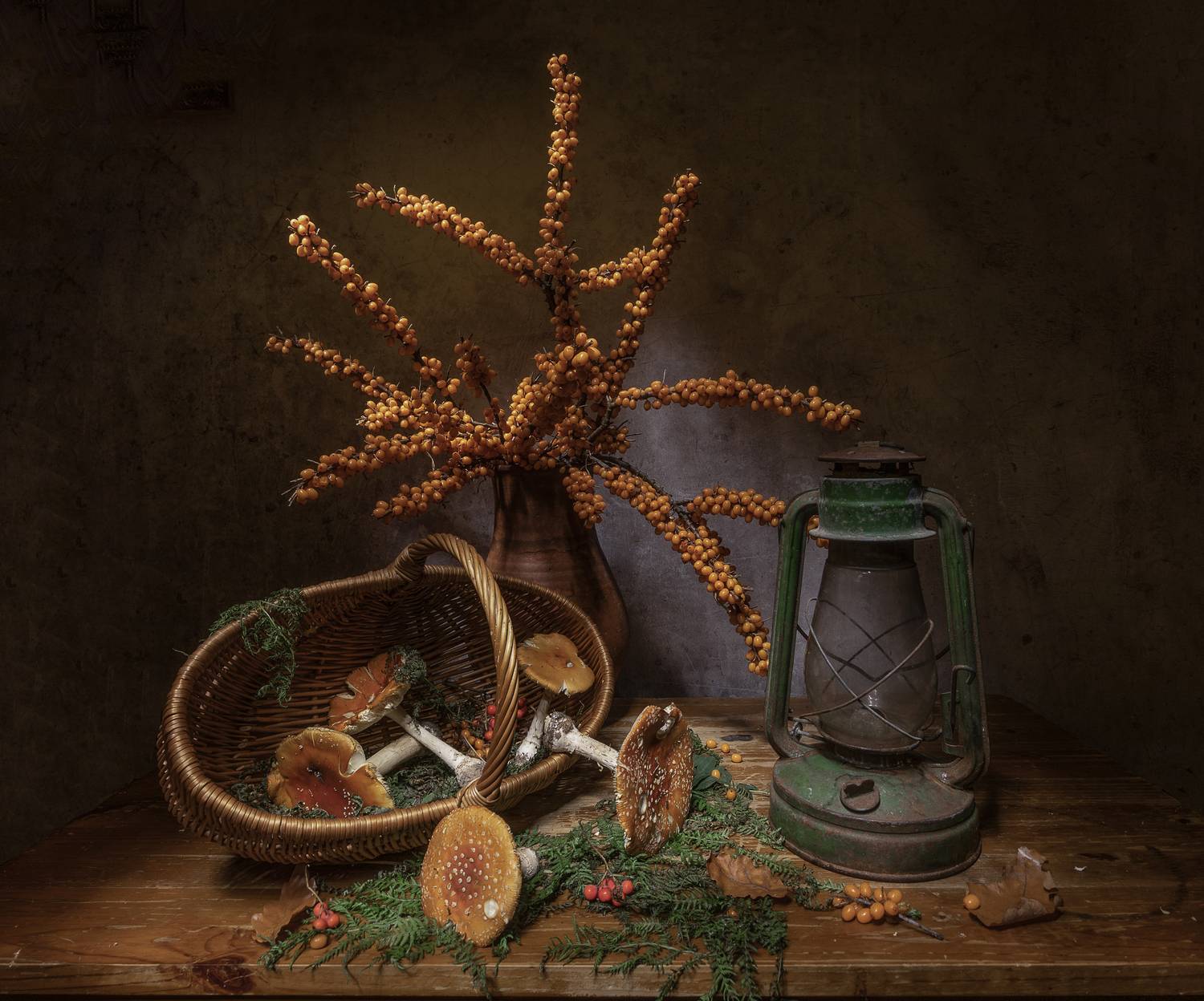 натюрморт, облепиха, мухомор, мухоморы, керосинка, корзинка, Татьяна Феденкова