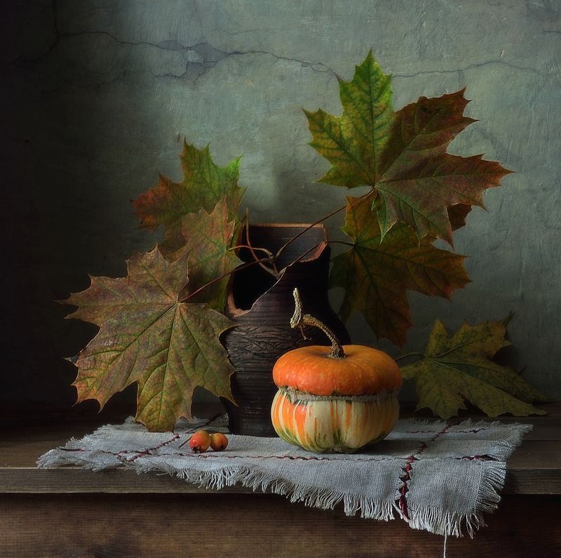 натюрморт,осень,листья,клен,тыква с тыквой... фото превью