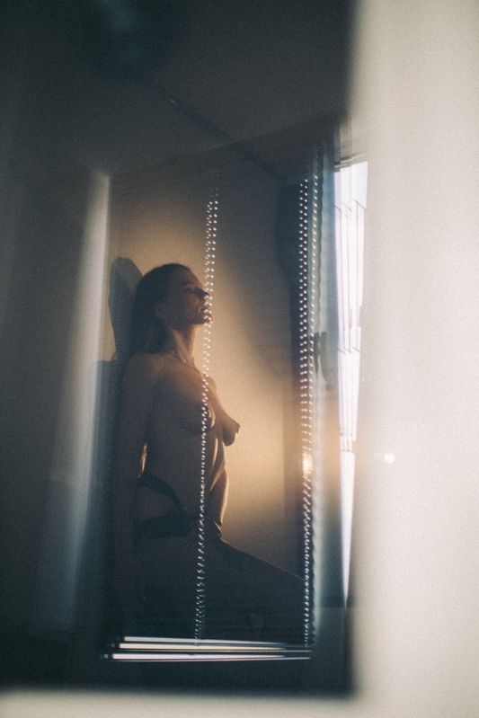 nude, art, sensual, naked, woman, model, young, sexy, sensuality, lovely, pose, studio, minimalism, fine, erotic, boudoir, yoga, intimacy, horny, intimate, video, backstage, * * * фото превью