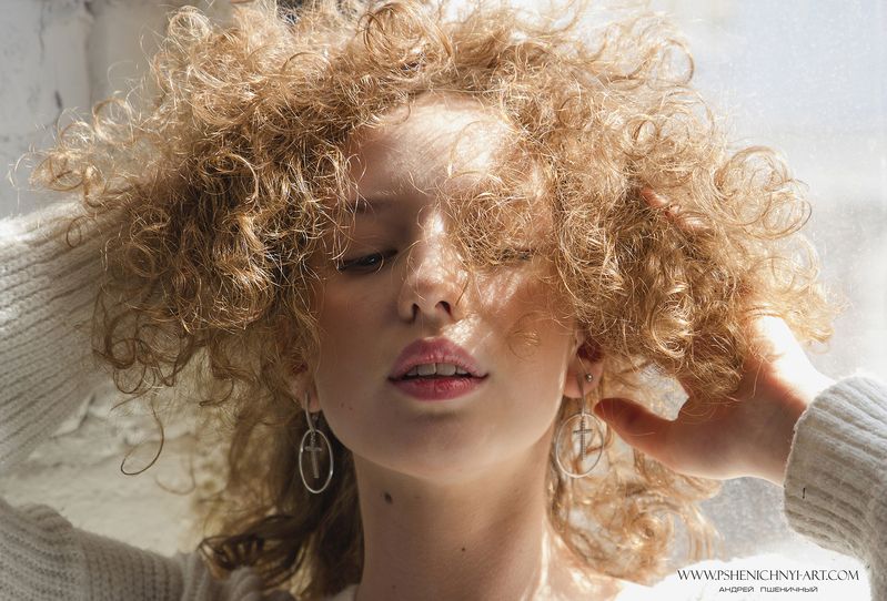 портрет, свет, женский портрет, крупный план, девушка Солнечное настроение фото превью