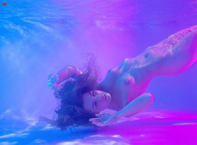 под водой  фото превью