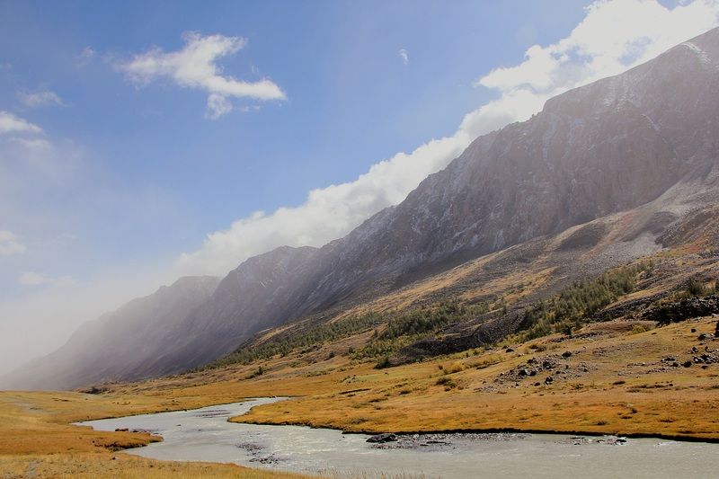 Горы далекие фото превью