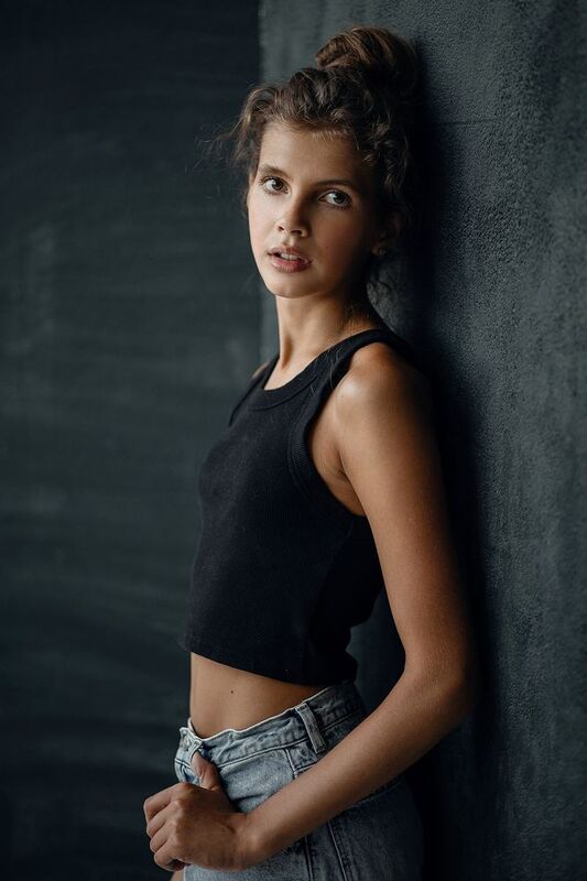 портрет девушка Alisa фото превью