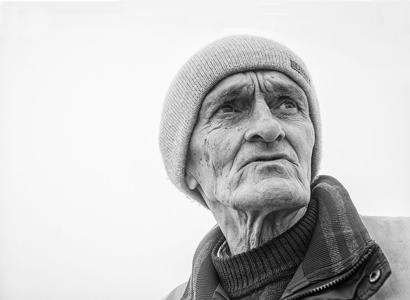 man,white/black Portrait фото превью