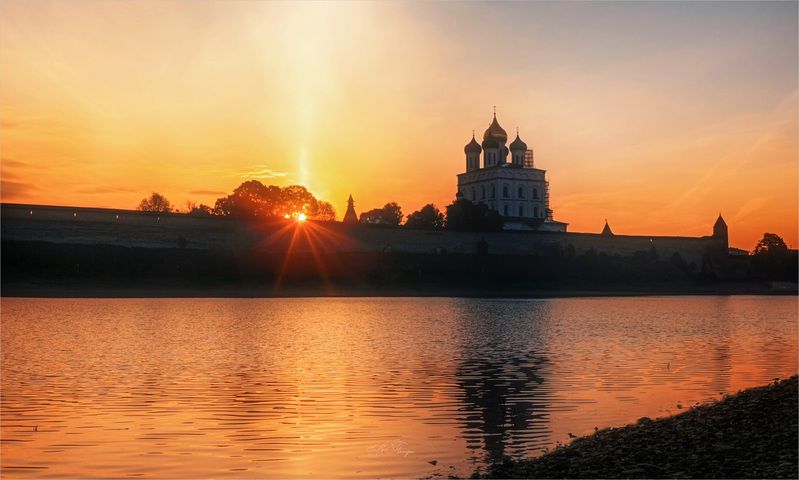 река церковь сонце Новый день фото превью