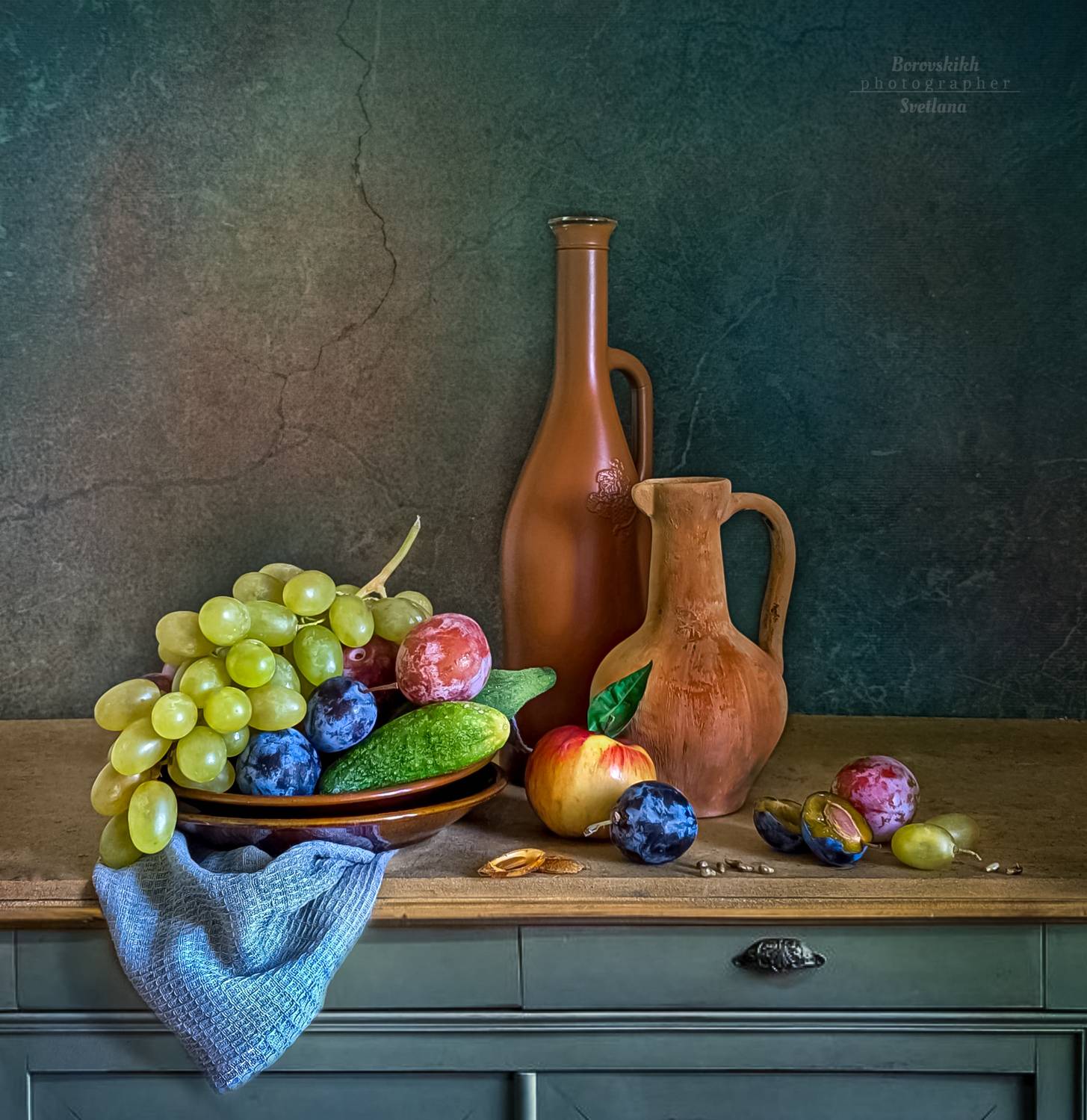 натюрморт, art_photo, darkphoto, фрукты, авторскоефото, светланаборовских, фото на окне, фото через полиэтиле, фото на телефон, Светлана Боровских