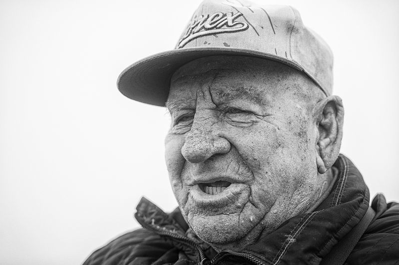 man,b/w Man portrait фото превью