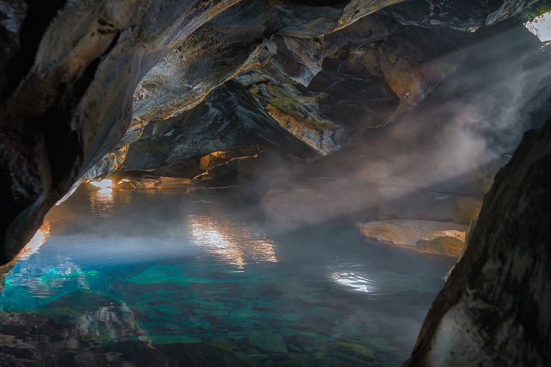 Горячий источник фото превью