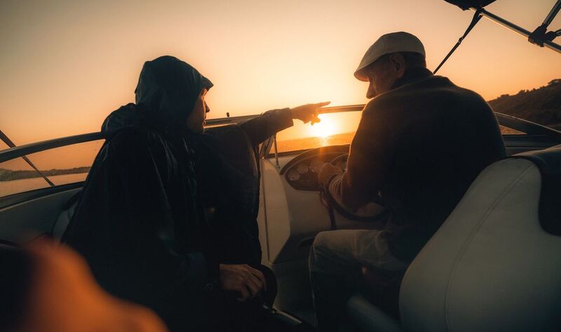 golden hour, voyage, sea, boat, ocean, sunset, cinematic, storytelling, fine art, travel, horizon, waves, adventure, warm light Voyage in Golden Hour фото превью