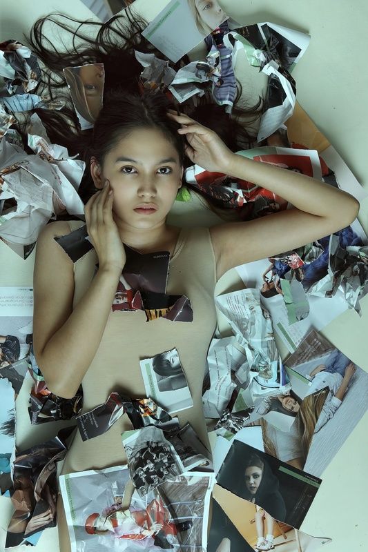 Мусорные дни - бумажный мусор фото превью