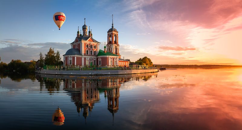 вечер, закат, осень, озеро плещеево, переславль-залесский, храм, церковь, сорока мучеников севастийских закат озеро Плещеево фото превью