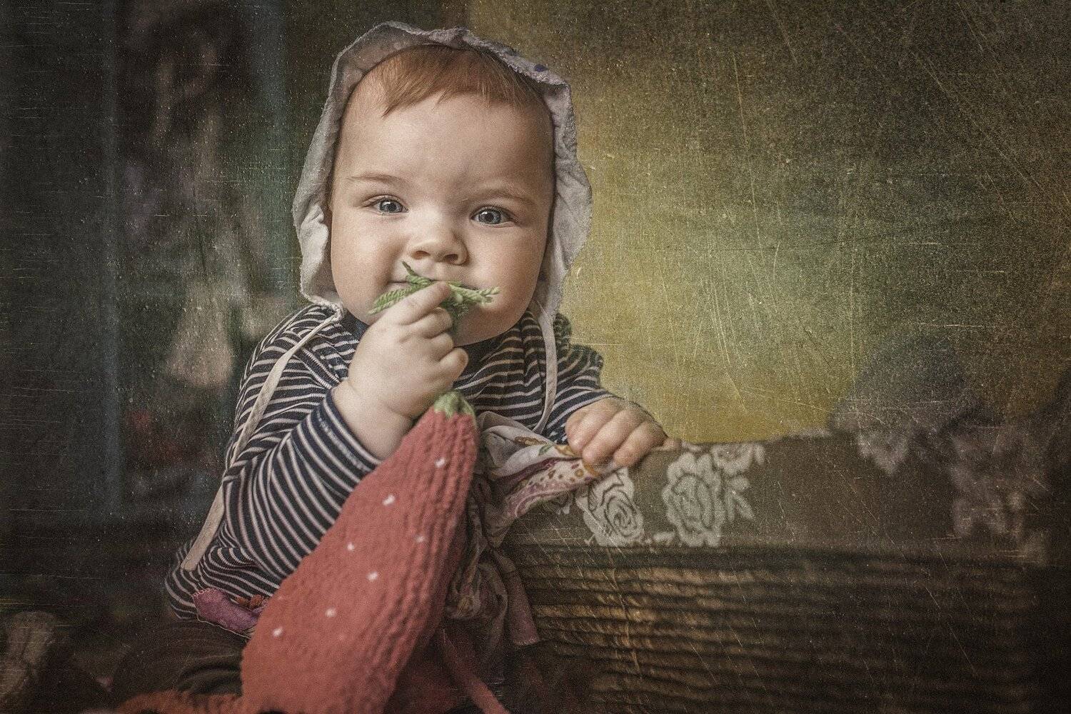children,portrait,девочка,портрет,платок,улыбка, Olegs Bucis