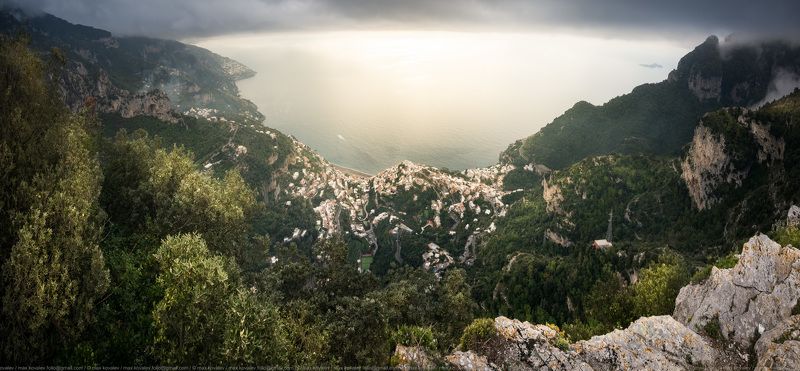 Italy, Positano, autumn, cloud, coast, mountain, panorama, rock, sea, Италия, Позитано, берег моря, гора, море, облако, осень, панорама, побережье, скала, туча Осеннее солнце. Взгляд c облаков. фото превью
