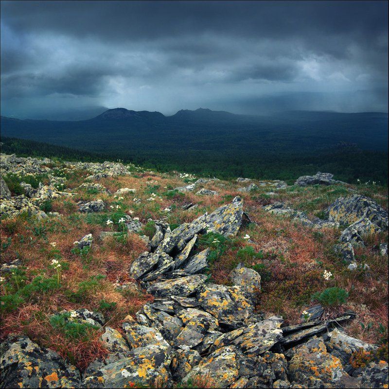 Горы, Гроза, Камни Хребет Жеребчик фото превью