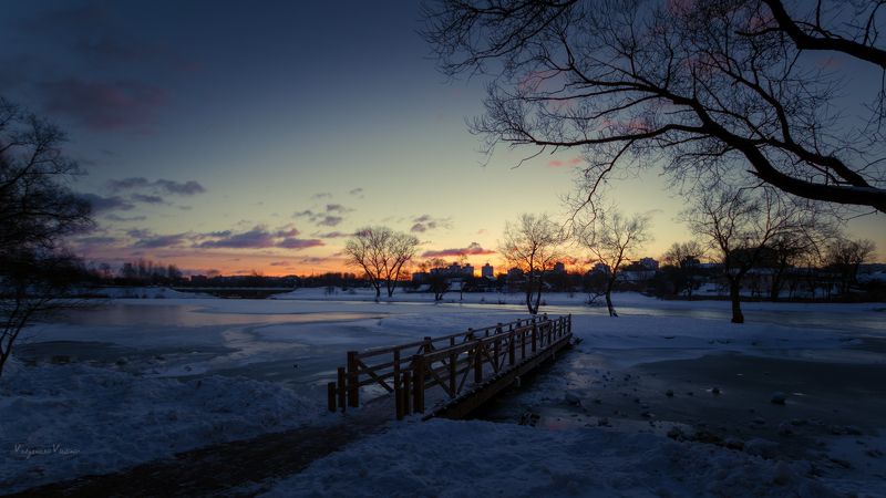 Беларусь, Вечер, Город, Дерево, Закат, Зима, Лёд, Лошица, Лошицкий парк, Минск, Мост, Остров, Островок, Парк, Река островок фото превью