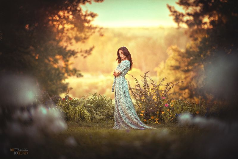 девушка, закат, цветы Вечер в Поленово фото превью