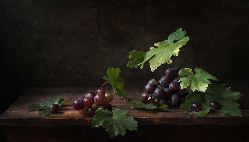 Три кисти винограда фото превью