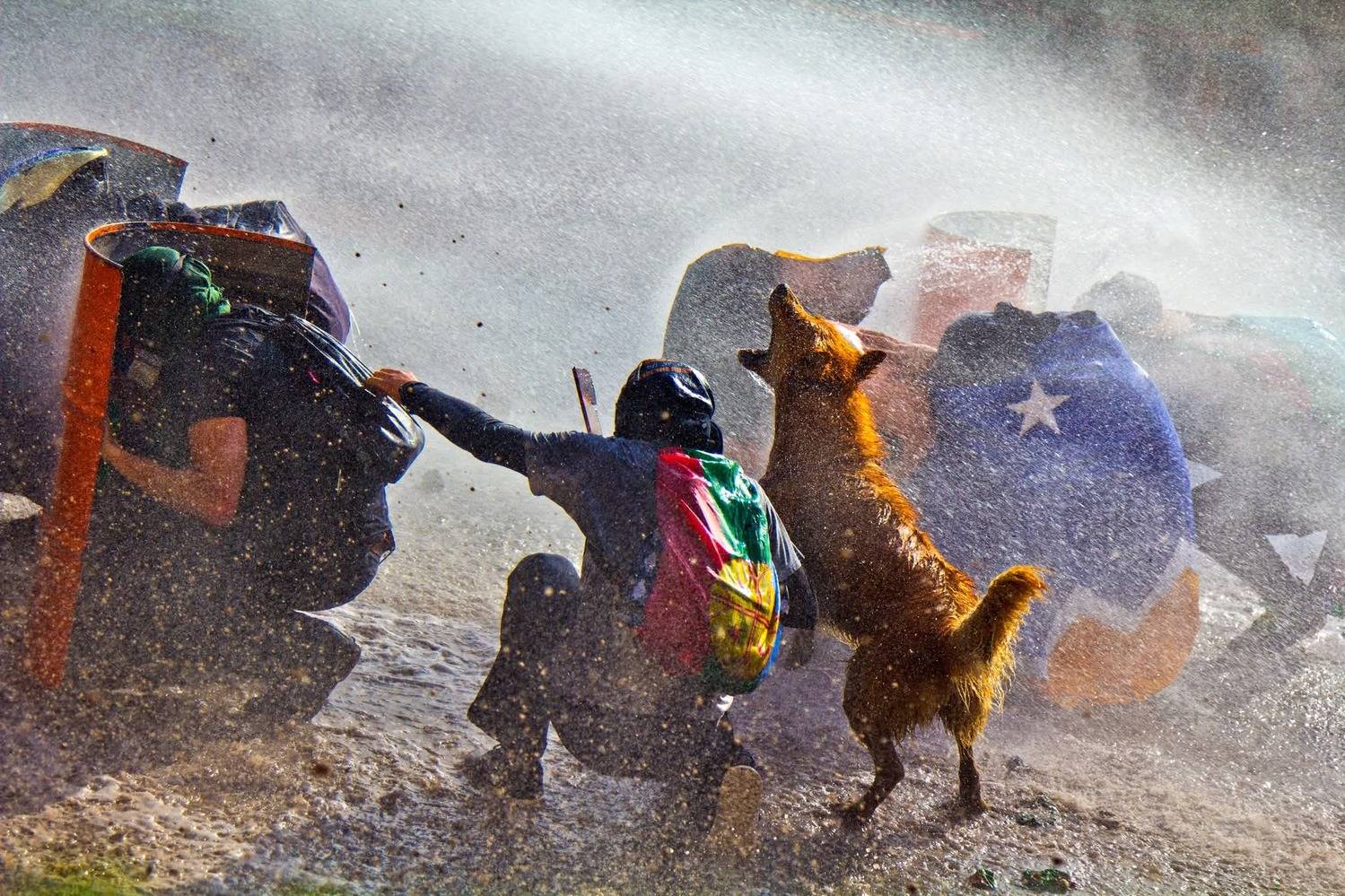 revuelta social, estallido social, 18 de octubre, octubre, estallido social en chile, pi&ntilde;era, rucio capucha,basti&aacute;n cifuentes araya, periodistafurioso, periodista furioso, bastian cifuentes araya, reportage, Cifuentes Araya Basti&aacute;n