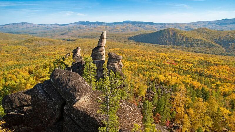 кутурчинское, белогорье, горы, саяны, утро,  скалы, осень, буратинка Скальная гряда Буратинка фото превью