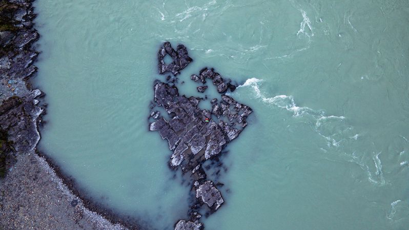 Россия, Республика Алтай, Чемальский район, река Катунь, Чемальская ГЭС С высоты птичьего полёта фото превью