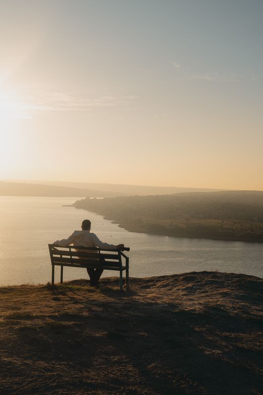 andscape, Moldova, river, sunset, evening light, silhouette, bench, calm, silence, golden hour, horizon, reflection, travel, nature, atmosphere, peaceful, solitude, minimalism, scenic view, dusk, serenity Одиночество на закате фото превью
