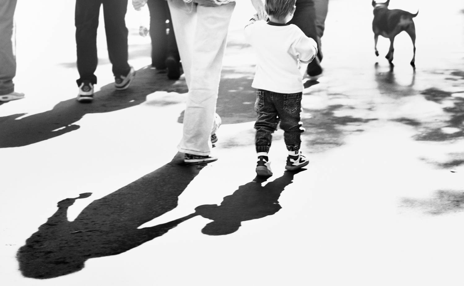 чб фото, городские картинки, город и дети , уличное фото, тени, black and vwhite photos, b&w photos, street photos, shadows, street photography, city pictures, children and the city, Vera Trandina
