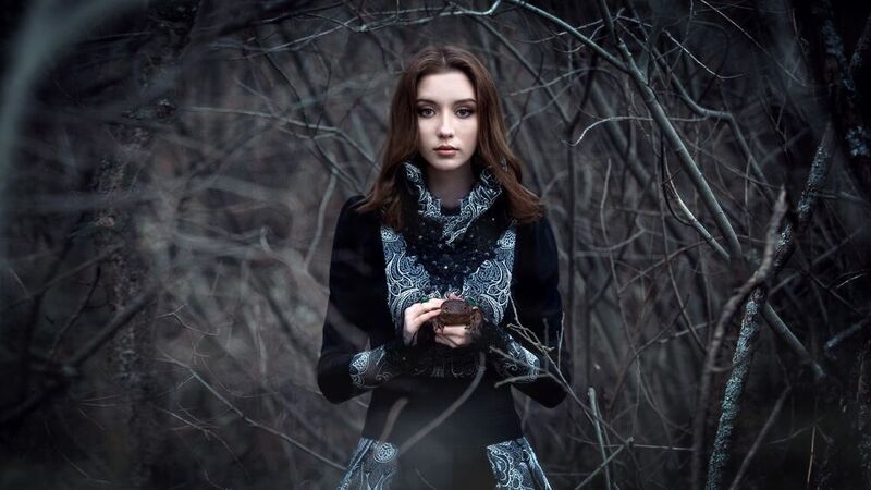— Мы проиграли. И были низвергнуты туда, где нет света, а потому забыли, что есть свет и жизнь. — Это место зовётся «ад». — А мы зовём его домом. фото превью