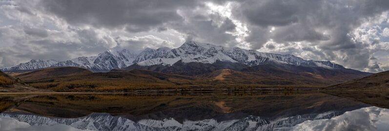 алтай, озеро, горы, хребет, вершинв, снег, облака, осень Зеркало для вершин фото превью